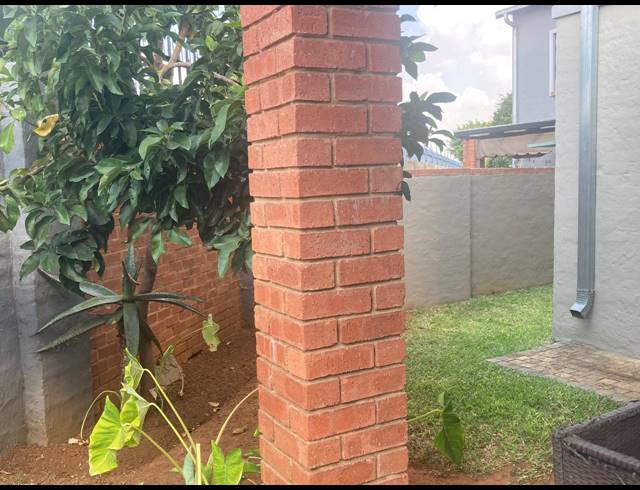 3 BEDROOM TOWNHOUSE FOR SALE IN WATERVAL EAST
